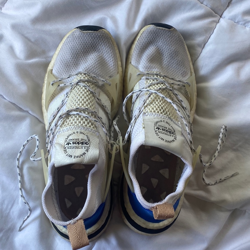Adidas Sneakers